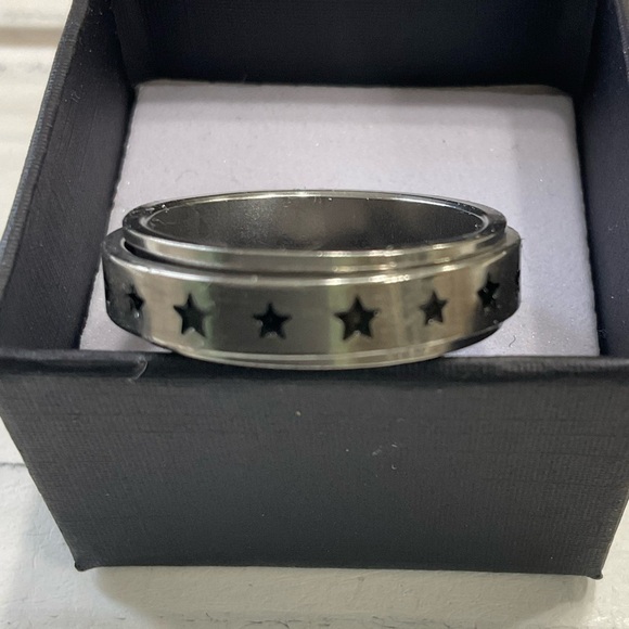 Trendy Unisex Stainless Steel Durable Star Decor Fidget Spinner Ring - Picture 5 of 9